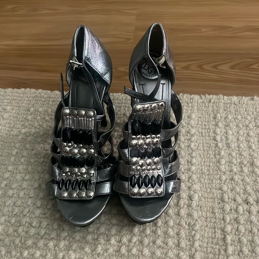 BEADED BCBG PUMPS
